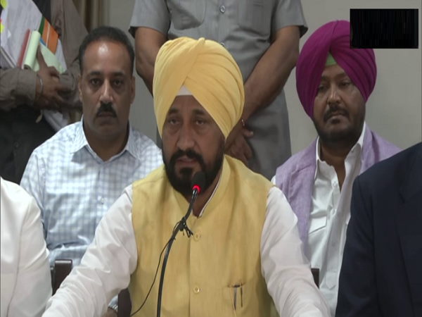 Punjab Election 2022: Chief Minister Channi targets on Captain amarinder and arvind Kejriwal Punjab Election 2022: Chief Minister Channi targets on Captain amarinder and arvind Kejriwal