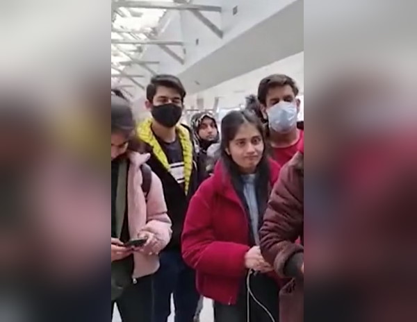 1 लाख से ज्यादा लोग यूक्रेन छोड़ चुके