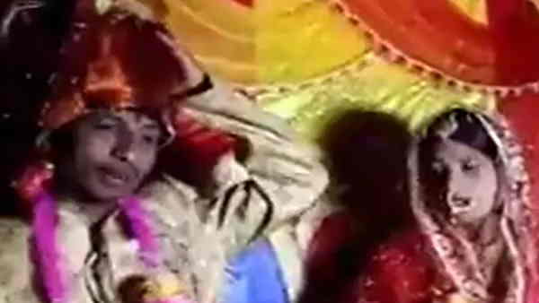 दूल्हे ने एक लाख रुपये की मांग की