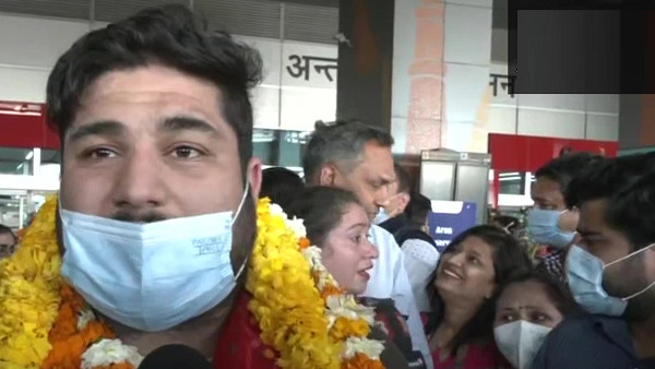 यह मोदीजी का बेटा है