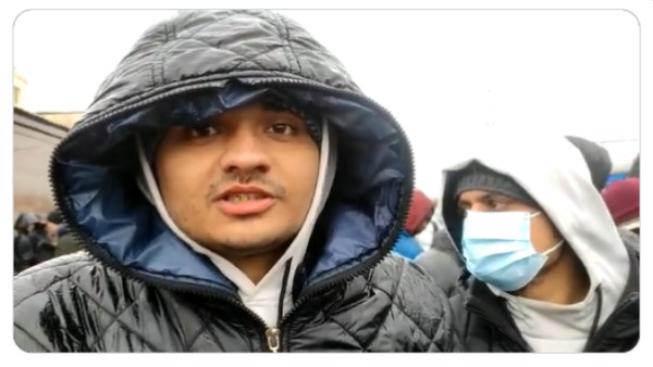 'लड़कियों को पीटा जा रहा है'