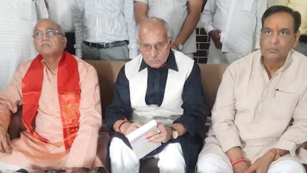 'गाय के दूध के साथ गोबर और मूत्र बिके ऐसी व्यवस्था की जाएगी'