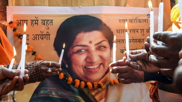फैंस ने लिखा ये शर्म की बात है
