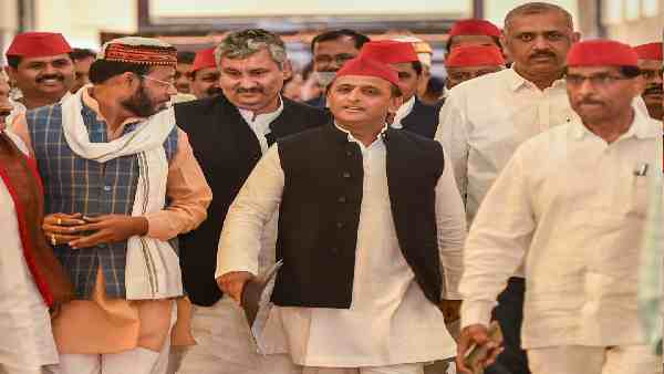 कई दिग्गज नेता होंगे सेवानिवृत्त