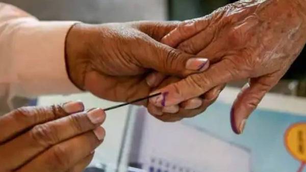 EVM में कैद हुई महापौर-पार्षद प्रत्याशियों की किस्मत