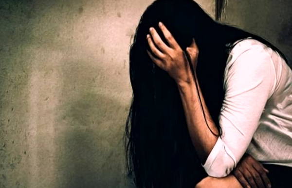 23 वर्षीय युवती ने मथुरा के युवक लगाया बलात्कार का आरोप 23 वर्षीय युवती ने मथुरा के युवक लगाया बलात्कार का आरोप