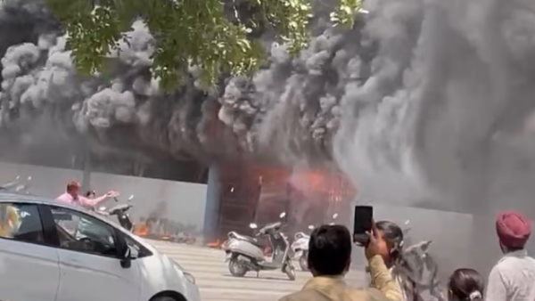 Fire broke out in the Guru Nanak Dev Hospital in Amritsar, Punjab Fire broke out in the Guru Nanak Dev Hospital in Amritsar, Punjab
