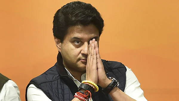 शिकायत के बाद भी कई दिनों तक नहीं मिला बैग