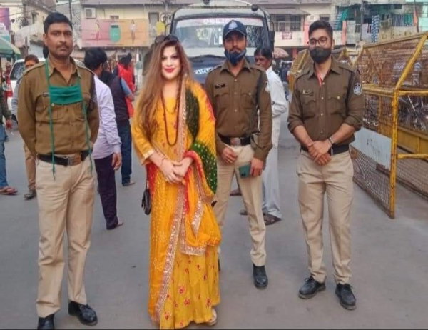 सपा प्रवक्ता हैं पण्डित डॉ रोली तिवारी मिश्रा