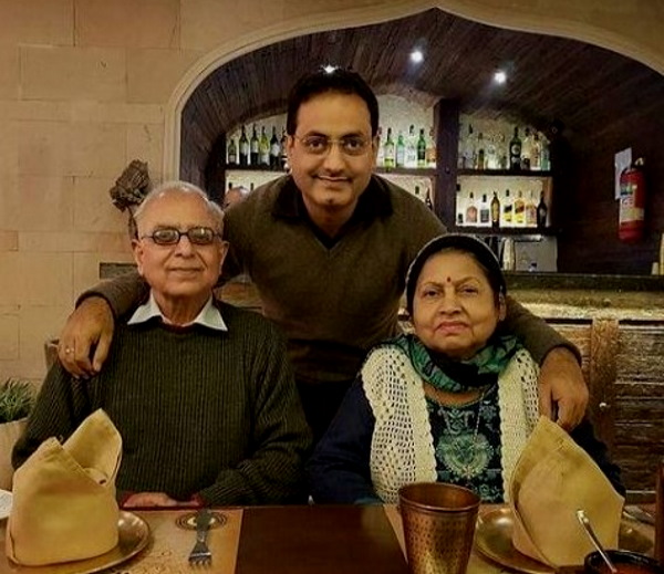 डॉ विकास दिव्यकीर्ति के यूट्यूब चैनल