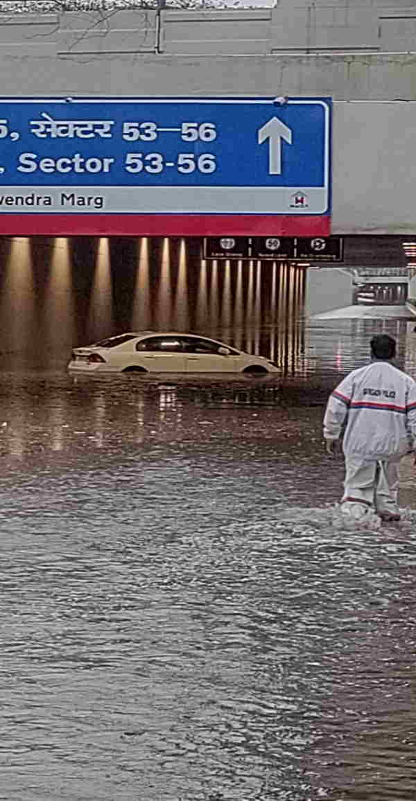 WATCH Video of heavy rains in Haryana, waterlogging in Gurugram colonies and NH-48 WATCH Video of heavy rains in Haryana, waterlogging in Gurugram colonies and NH-48