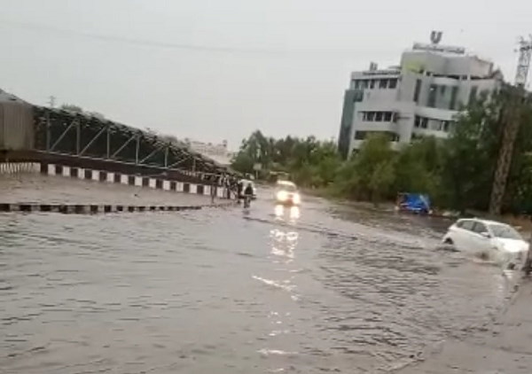 WATCH Video of heavy rains in Haryana, waterlogging in Gurugram colonies and NH-48 WATCH Video of heavy rains in Haryana, waterlogging in Gurugram colonies and NH-48