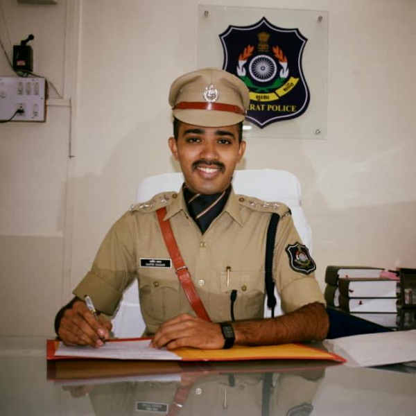 1. हसन सफीन आईपीएस गुजरात ( Hasan safin ASP Bhavnagar Police)
