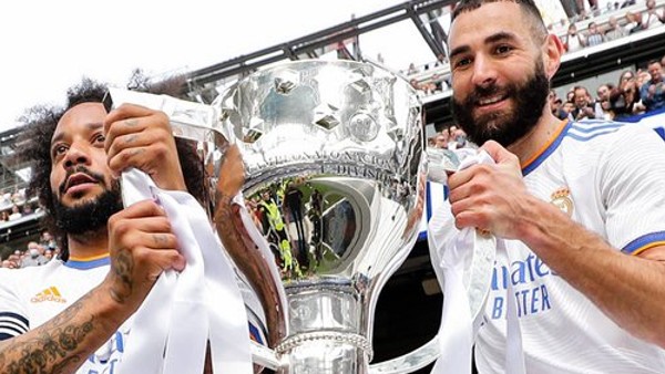 4 matches already Real Madrid won 35th La Liga title, surpassing Barcelona in terms of most trophies
