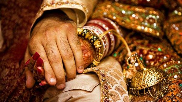 रीना के फर्जी आधार कार्ड बनाने वाले की तलाश