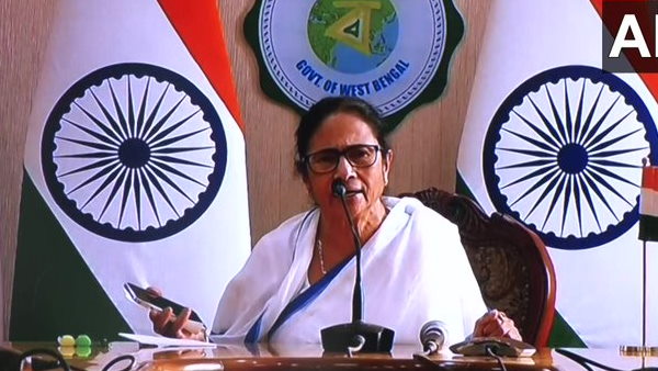 Mamata Banerjee says fuel price cut a poll stunt Mamata Banerjee says fuel price cut a poll stunt