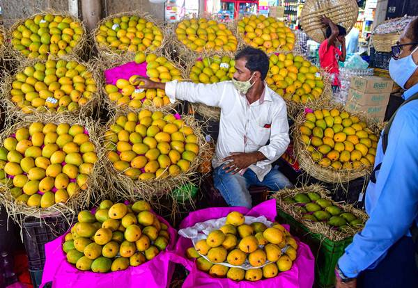 आम में कुकीज से अधिक चीनी, नुकसान नहीं