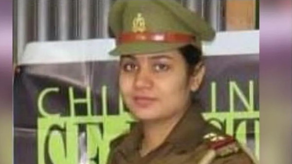 meerut mahila thana SHO monika jindal and SI suspended for demanding bribe of rs 1 lakh meerut mahila thana SHO monika jindal and SI suspended for demanding bribe of rs 1 lakh