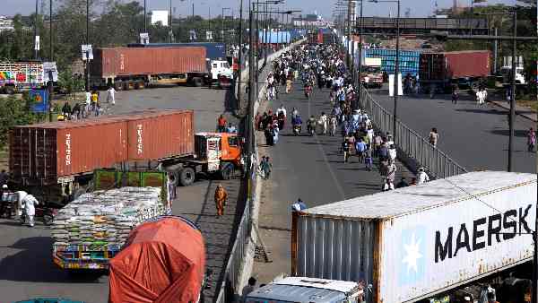 पाकिस्तान में रिकॉर्ड स्तर पर गेहूं के दाम