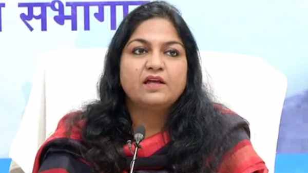 महज 21 साल की उम्र में क्रैक किया था UPSC का एग्जाम