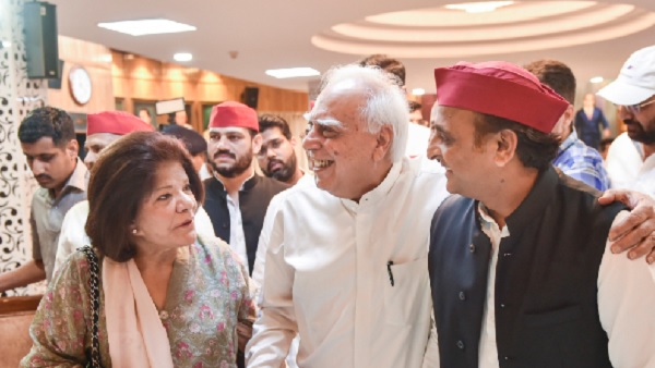 कवि हृदय हैं कपिल सिब्बल