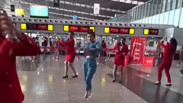 बंगाली गाने पर डांस हो रहा वायरल