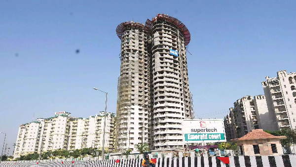 Supreme Court grants extension for demolition of Supertech twin towers till Aug 28 Supreme Court grants extension for demolition of Supertech twin towers till Aug 28