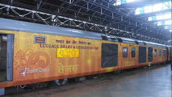 अब स्मार्ट कोच भी जोड़े गए हैं