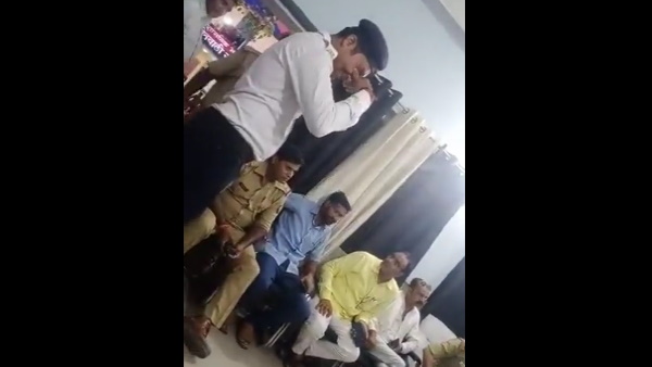 सिपाही से बोले- तुम्हारी हैसियत क्या है
