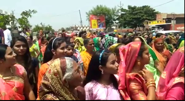 ससुराल वाले भी यह दृश्य देखने आए