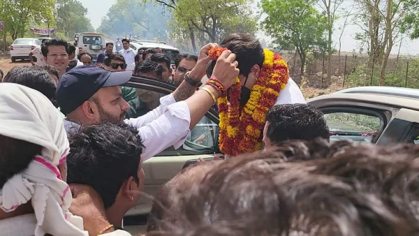 भाजपा के पुराने कार्यकर्ताओं के साथ सिंधिया खेमा भी सक्रिय