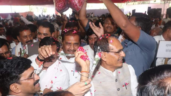 ओबीसी वर्ग को न्याय दिलाने के लिए विदेशी दौरा किया कैंसिल