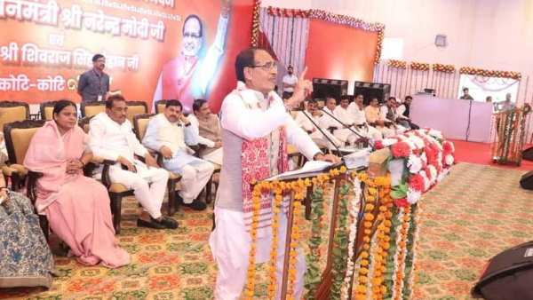 सीएम ने पूछा महाराष्ट्र में पिछड़ों को आरक्षण क्यों नहीं मिला