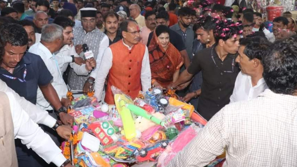 प्रदेश में करीब 97 हजार आंगनवाड़ियां