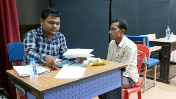 रोजगार के नाम पर होती है धोखाधड़ी