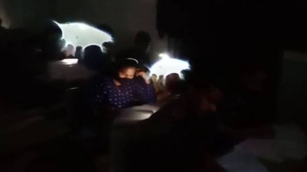 कॉलेज की बत्ती गुल परीक्षा चालू