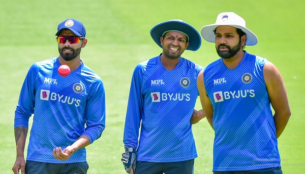 अश्विन और उमेश का किया सामने