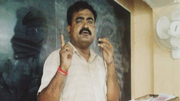 11 रुपये गुरु दक्षिणा लेकर दी शिक्षा
