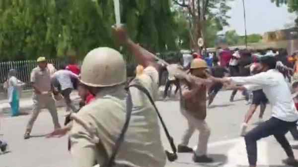 Six FIR registered and 260 people arrested in connection with protests against Agnipath Scheme Six FIR registered and 260 people arrested in connection with protests against Agnipath Scheme