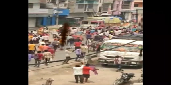 WATCH Video: protest against Agnipath Scheme, agitators attacked The residence of Deputy CM WATCH Video: protest against Agnipath Scheme, agitators attacked The residence of Deputy CM