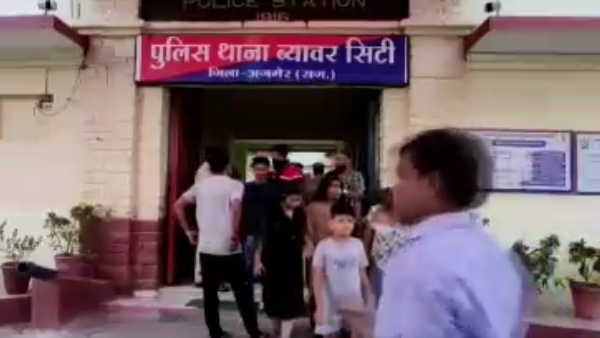 युवक भी नाले में कूद गया
