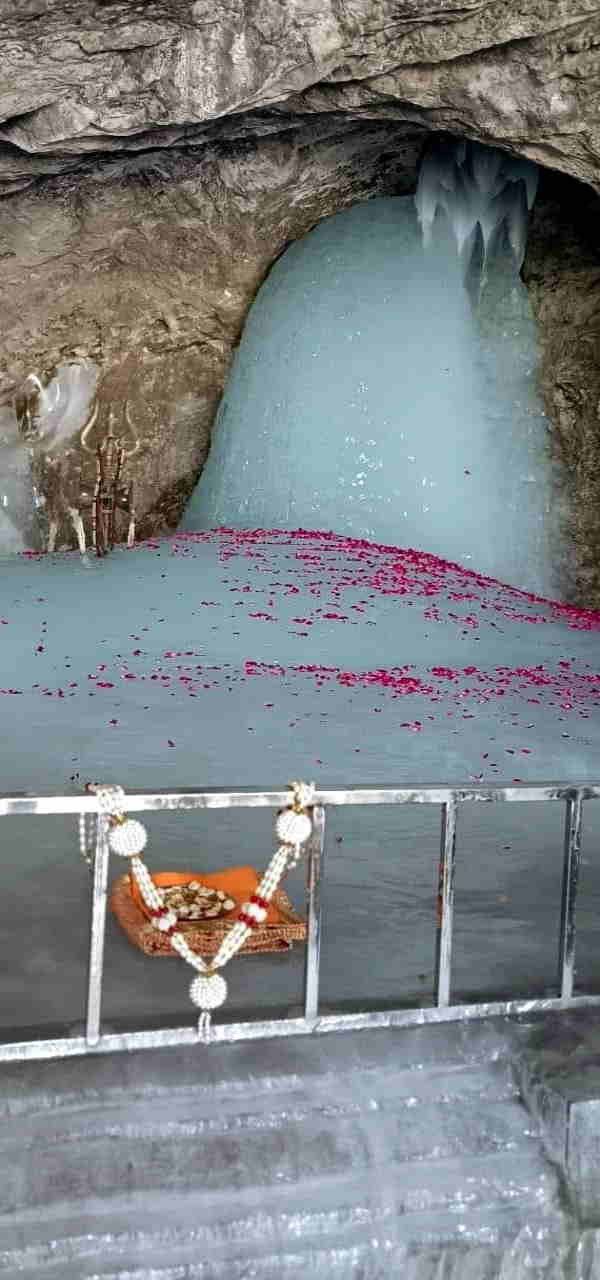 International Day of Yoga: Troops performed Yoga at Amarnath holy cave, thousand soldiers deployed on multiple locations International Day of Yoga: Troops performed Yoga at Amarnath holy cave, thousand soldiers deployed on multiple locations