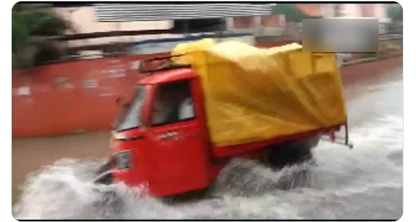 WATCH Video: Severe waterlogging Due to Rain in Guwahati Assam WATCH Video: Severe waterlogging Due to Rain in Guwahati Assam