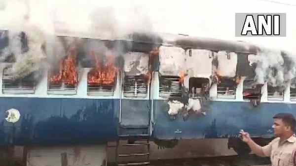 agneepath scheme protest up Ballia News Varanasi News agneepath scheme protest up Ballia News Varanasi News