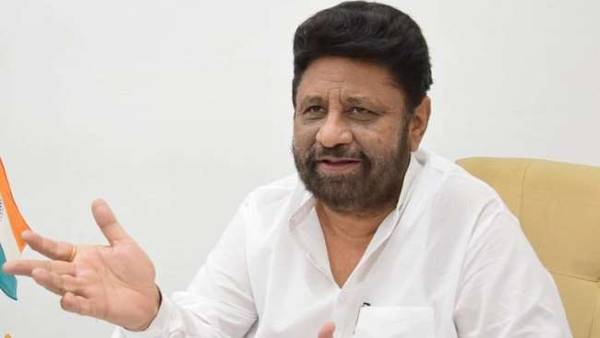 पीएमओ और प्रशासक को गुमराह करने का आरोप