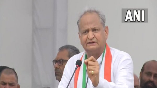 सरकार के इस कदम से डेढ़ लाख कर्मचारियों को को होगा फायदा सरकार के इस कदम से डेढ़ लाख कर्मचारियों को को होगा फायदा