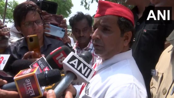 धर्मेंद्र यादव ने EVM बदलने का लगाया आरोप