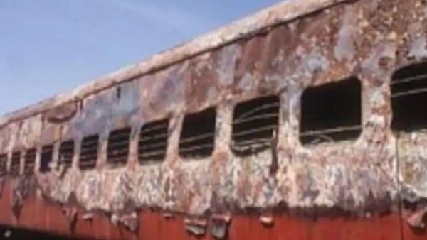 फरवरी 2002: गोधरा रेलवे स्टेशन पर हमला