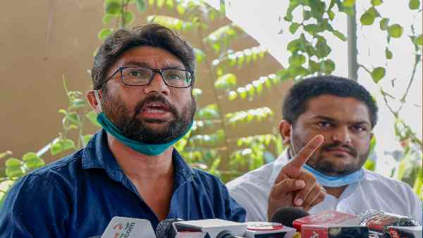गुजरात में बीजेपी की राह होगी आसान ?