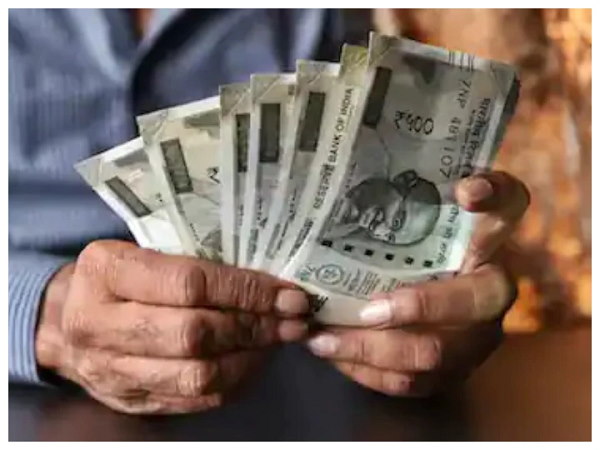 Punjab: Aam Aadmi Party MLA Jagtar Singh Dayalpura caught a Kanungo taking bribe Punjab: Aam Aadmi Party MLA Jagtar Singh Dayalpura caught a Kanungo taking bribe